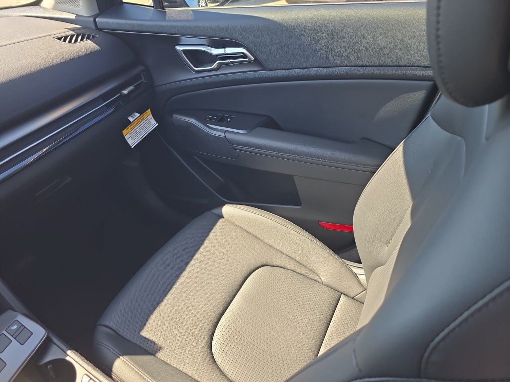 New 2027 Kia Sportage EX w/ EX Panoramic Roof Package FWD image 17