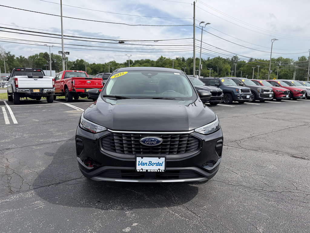 Used 2025 Ford Escape Active w/ Cold Weather Package AWD/4WD image 10