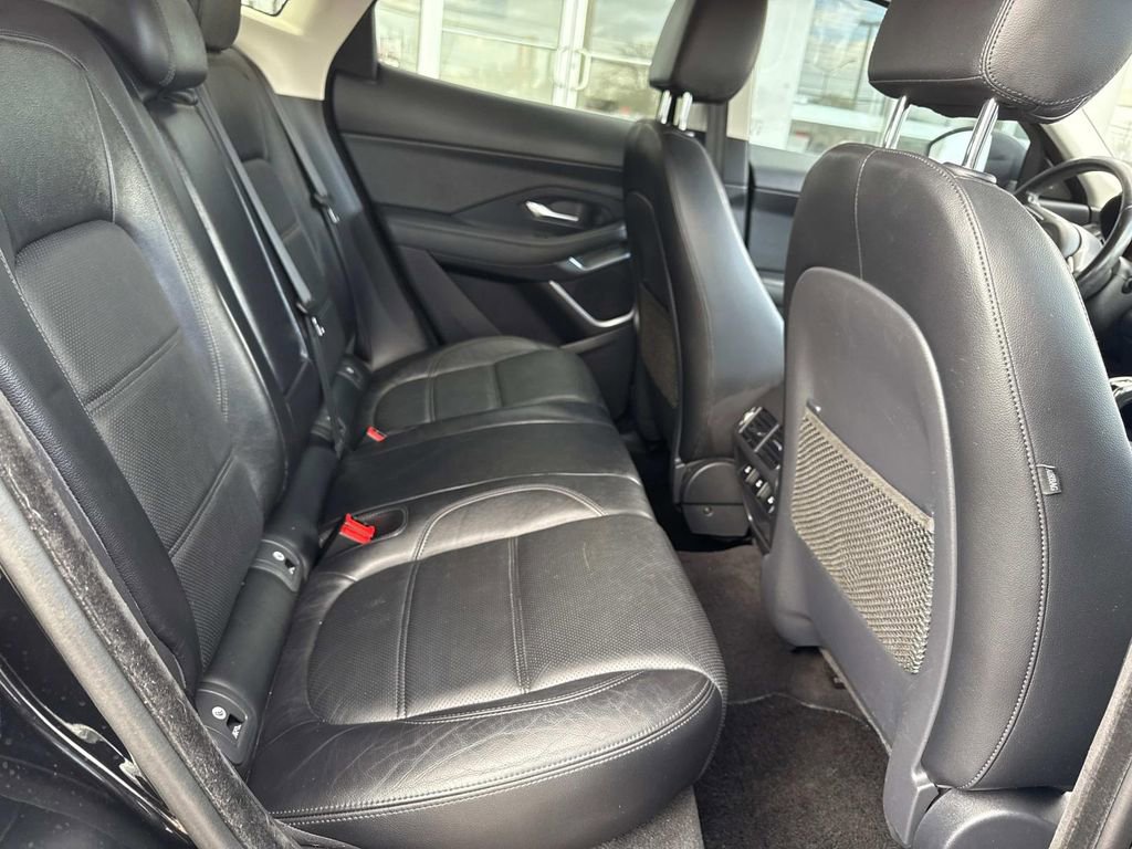 Used 2018 Jaguar E-PACE SE image 8