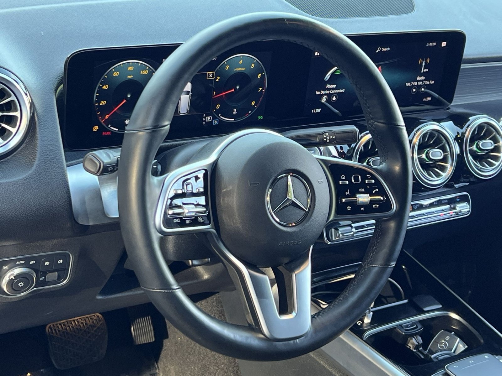 Used 2022 Mercedes-Benz GLB 250 4MATIC w/ Premium Package Lite image 21
