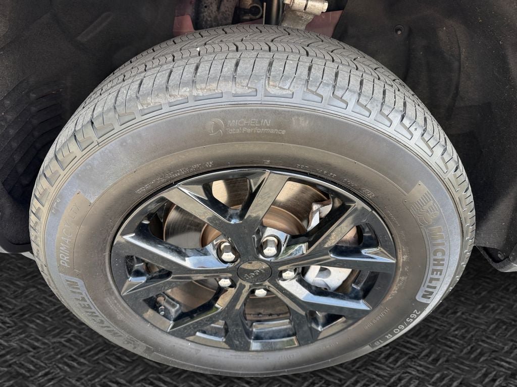Used 2024 Jeep Grand Cherokee L Altitude AWD/4WD image 11