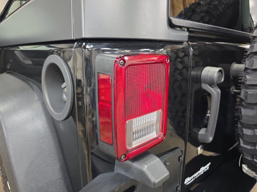 Used 2018 Jeep Wrangler Willys Wheeler image 30