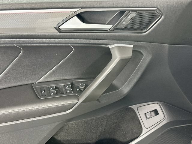 Used 2022 Volkswagen Tiguan SE R-Line AWD/4WD image 24