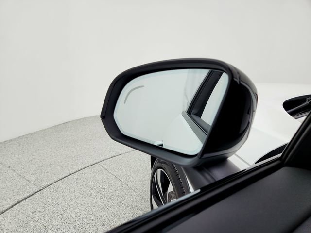 Certified 2024 Volvo XC40 B5 Plus w/ Protection Package Premier image 19