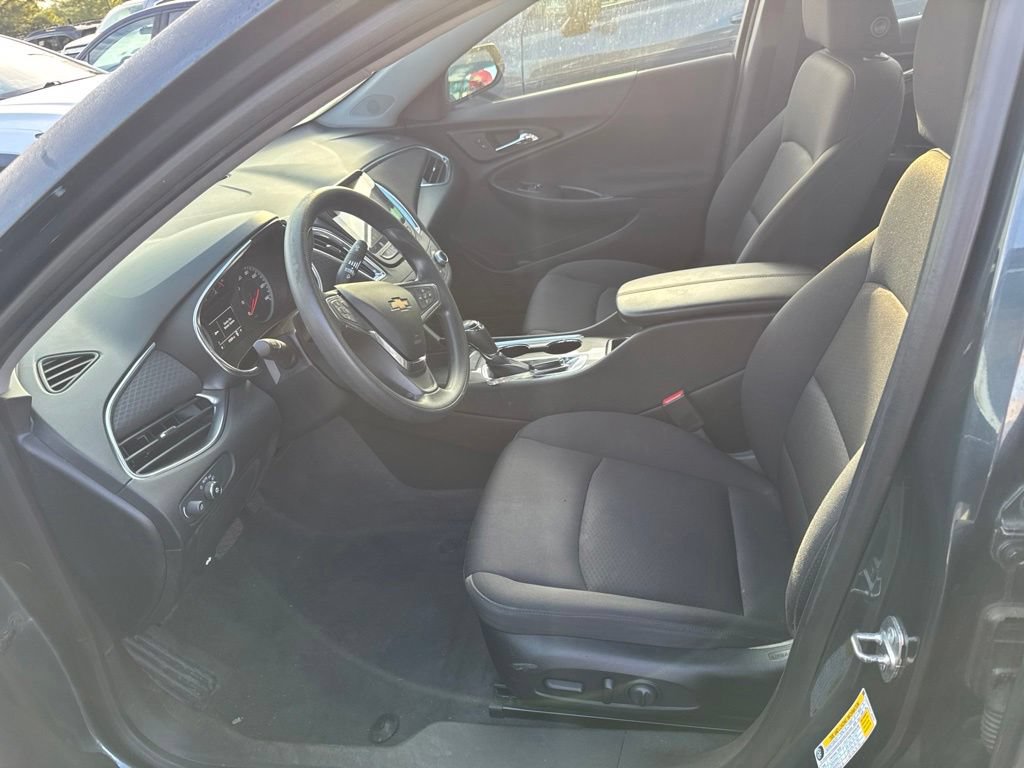 Used 2019 Chevrolet Malibu LT FWD image 5