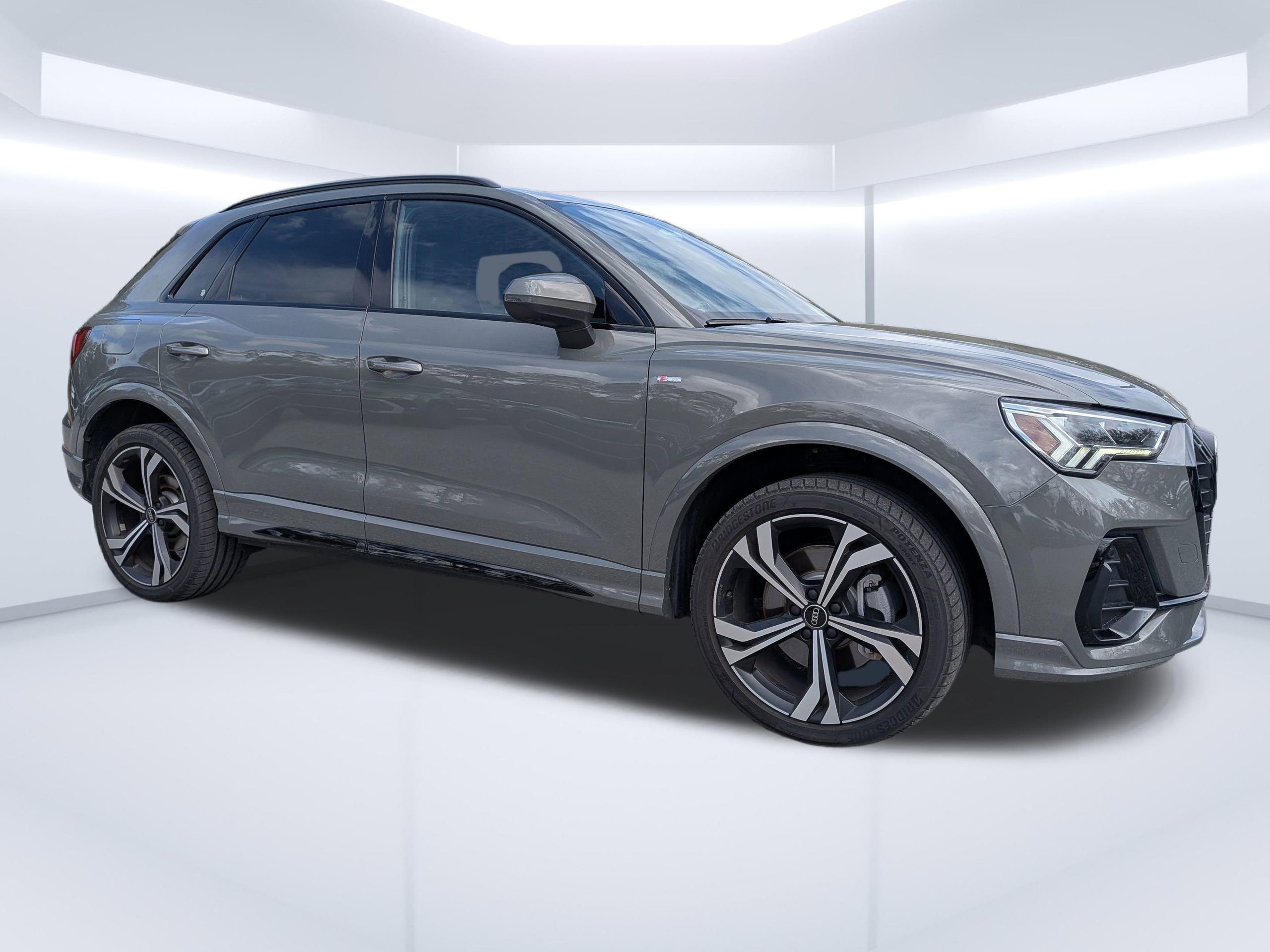 Certified 2024 Audi Q3 2.0T Premium Plus w/ Premium Plus Package image 1