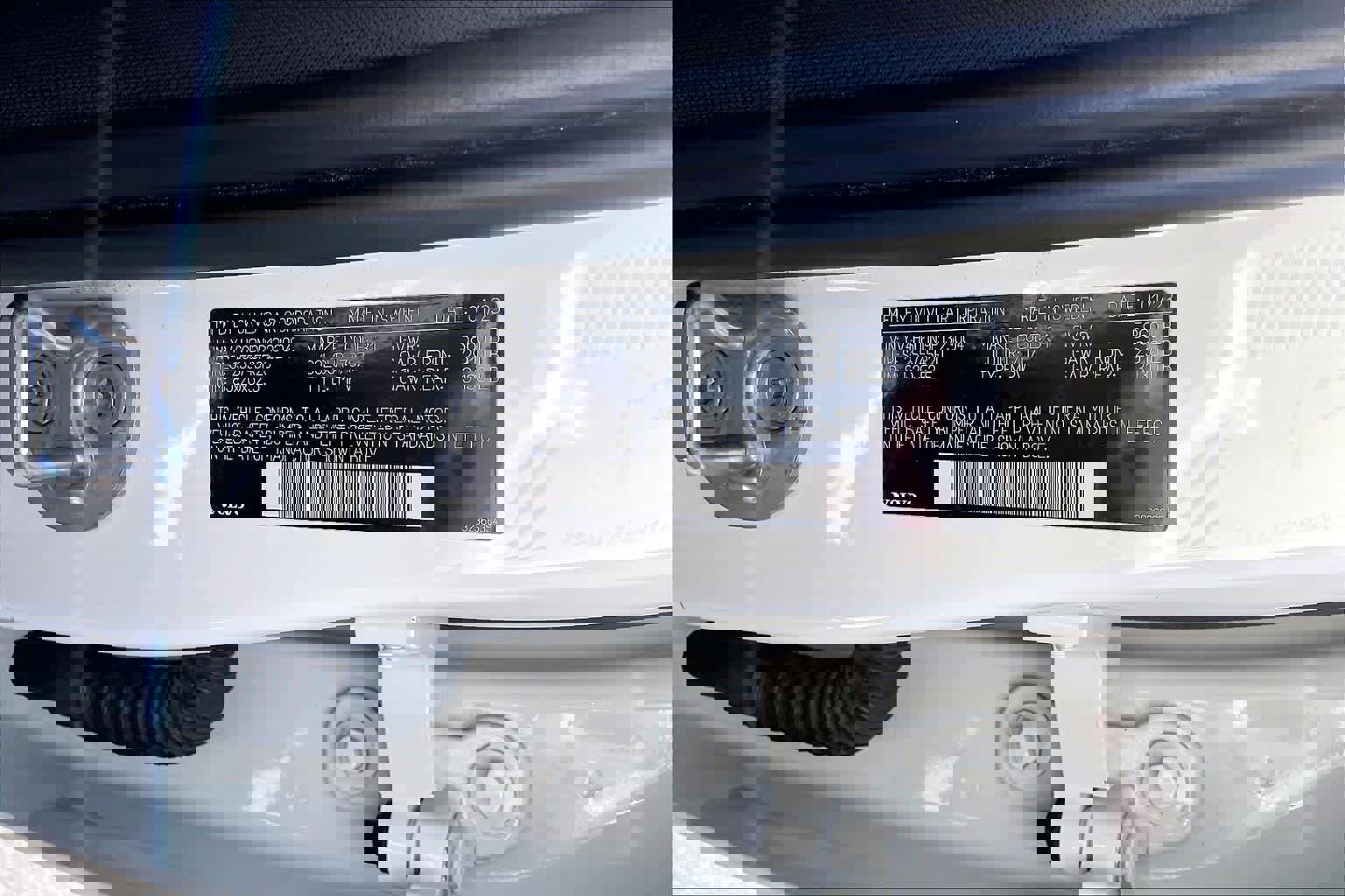 Used 2023 Volvo XC60 T8 Plus image 34