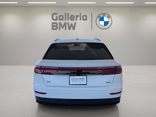 Used 2025 Audi Q8 Premium image 9