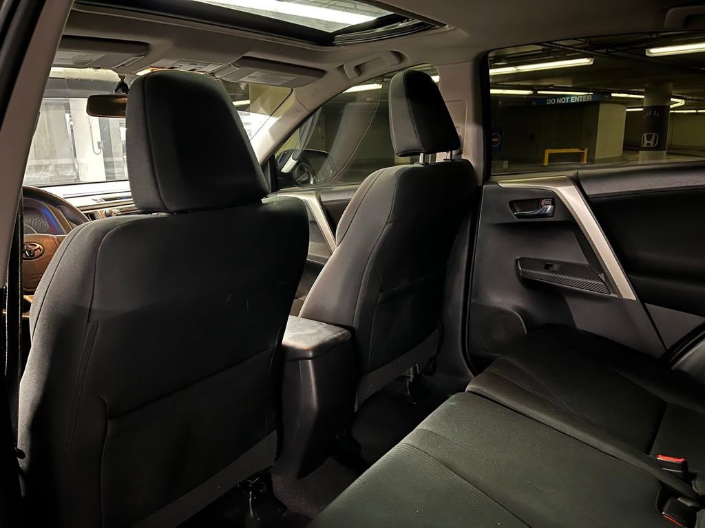 Used 2015 Toyota RAV4 XLE image 21