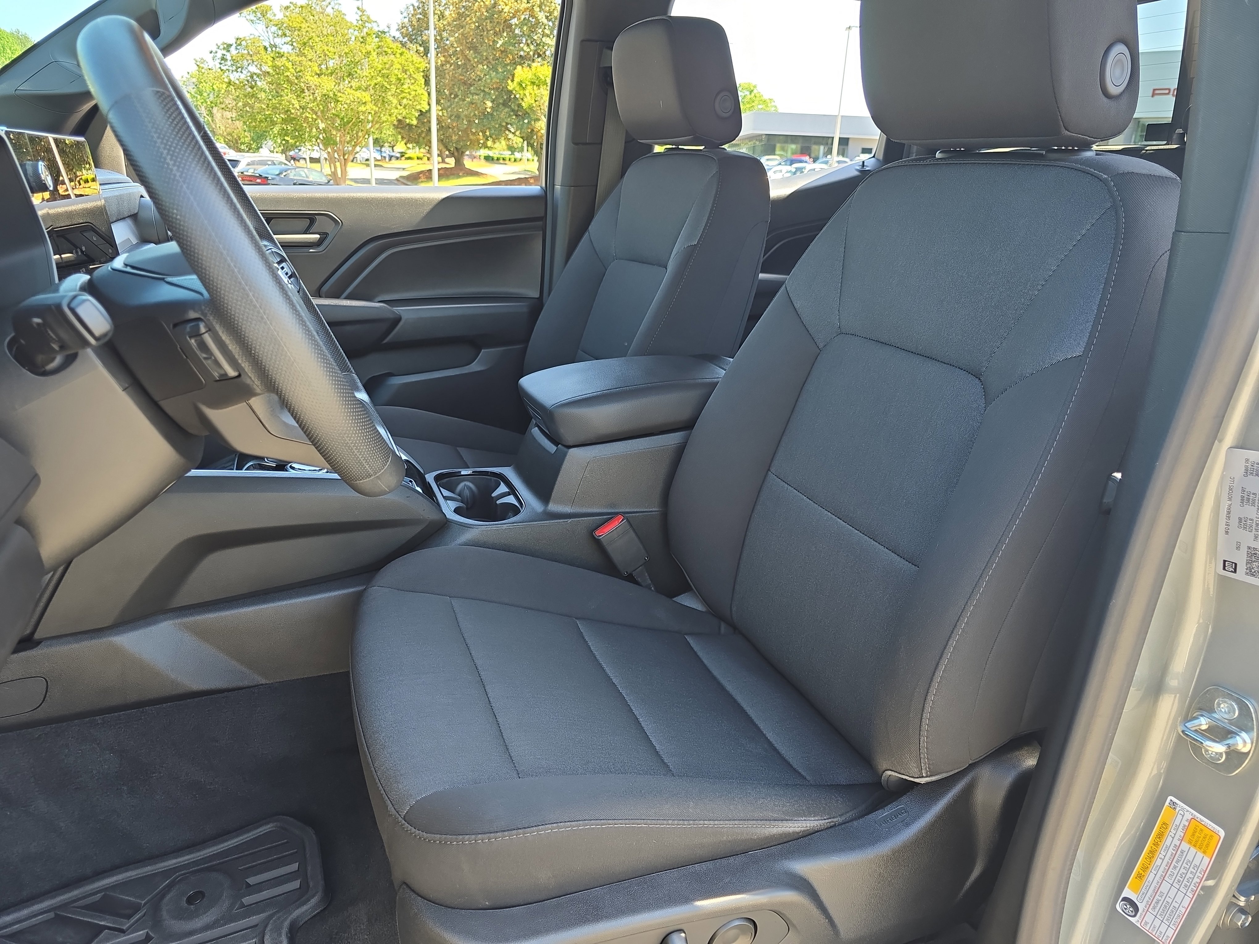 Used 2023 Chevrolet Colorado Trail Boss w/ Technology Package AWD/4WD image 15