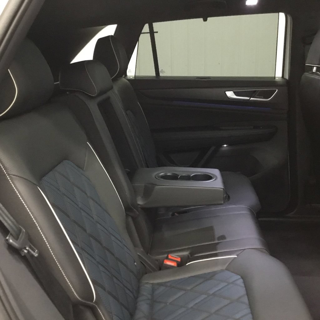 Used 2024 Volkswagen Atlas Cross Sport SEL Premium R-Line AWD/4WD image 47
