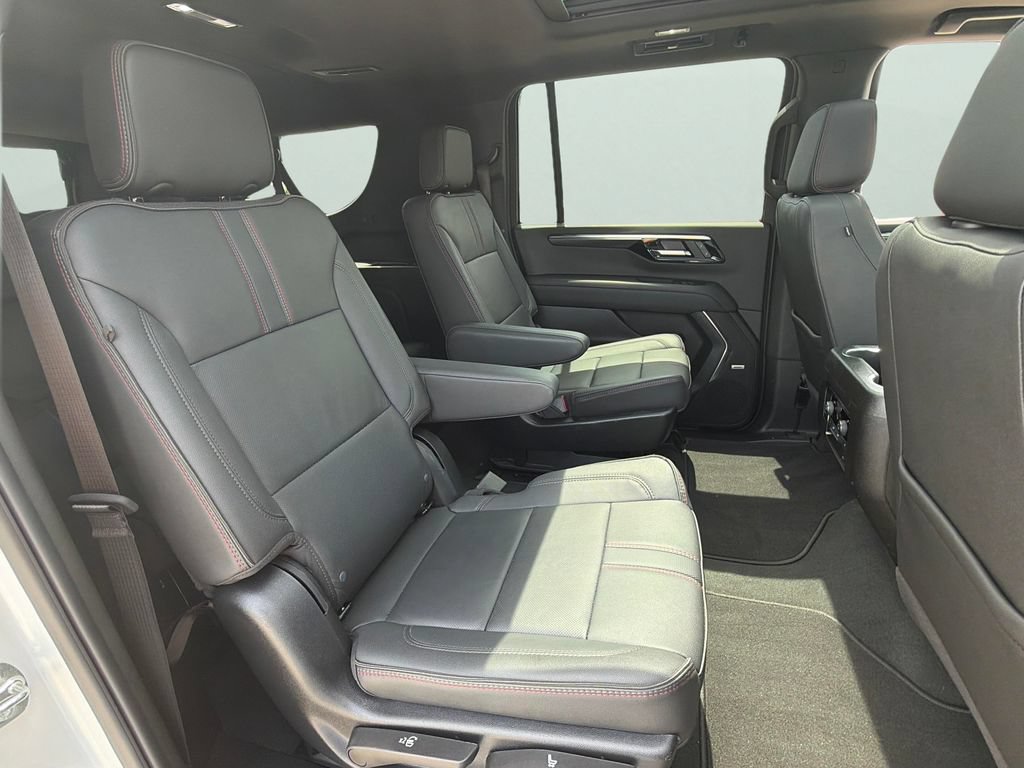 Certified 2025 Chevrolet Suburban RST w/ Comfort Package AWD/4WD image 37