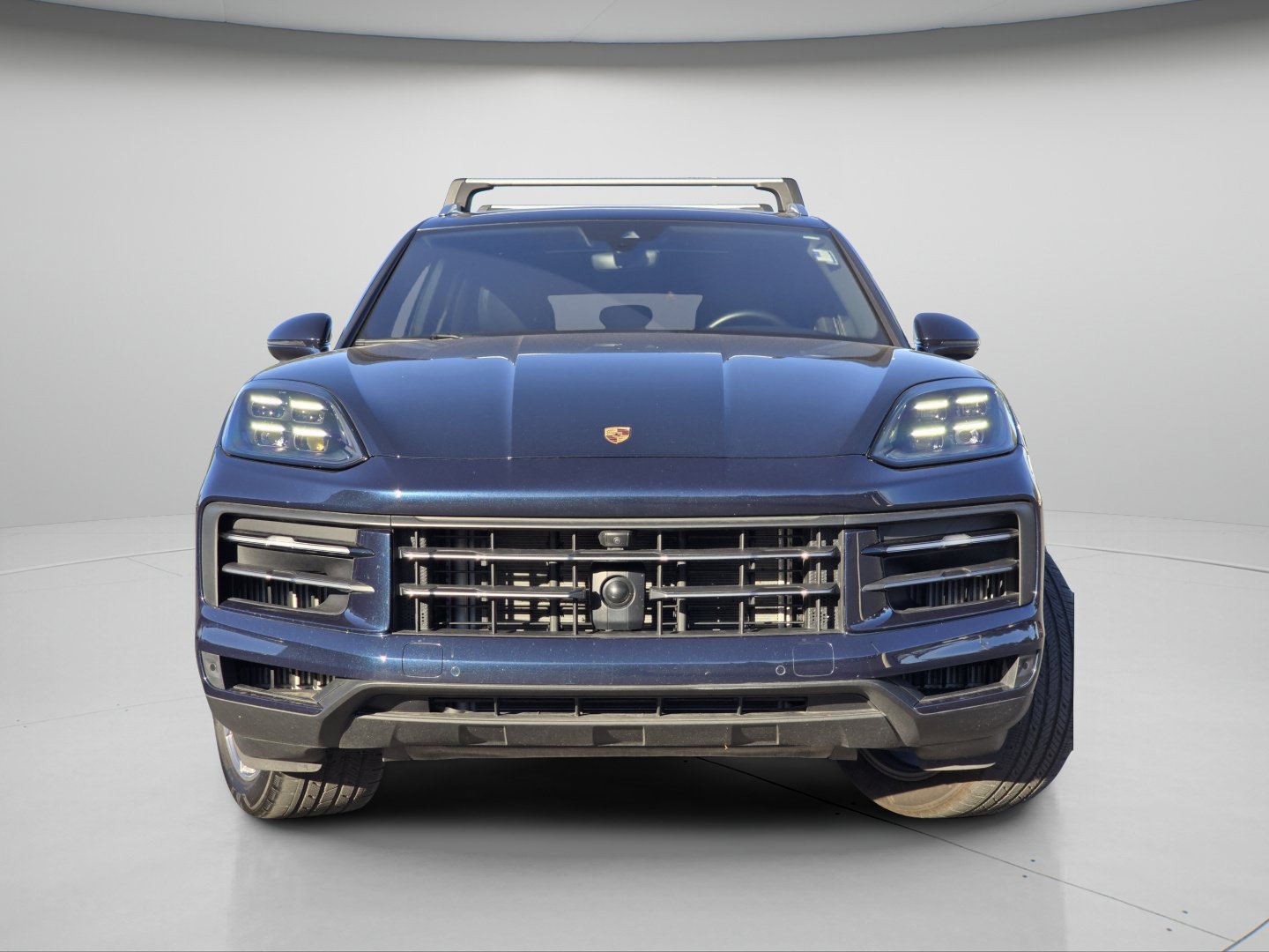 Used 2024 Porsche Cayenne AWD/4WD image 3