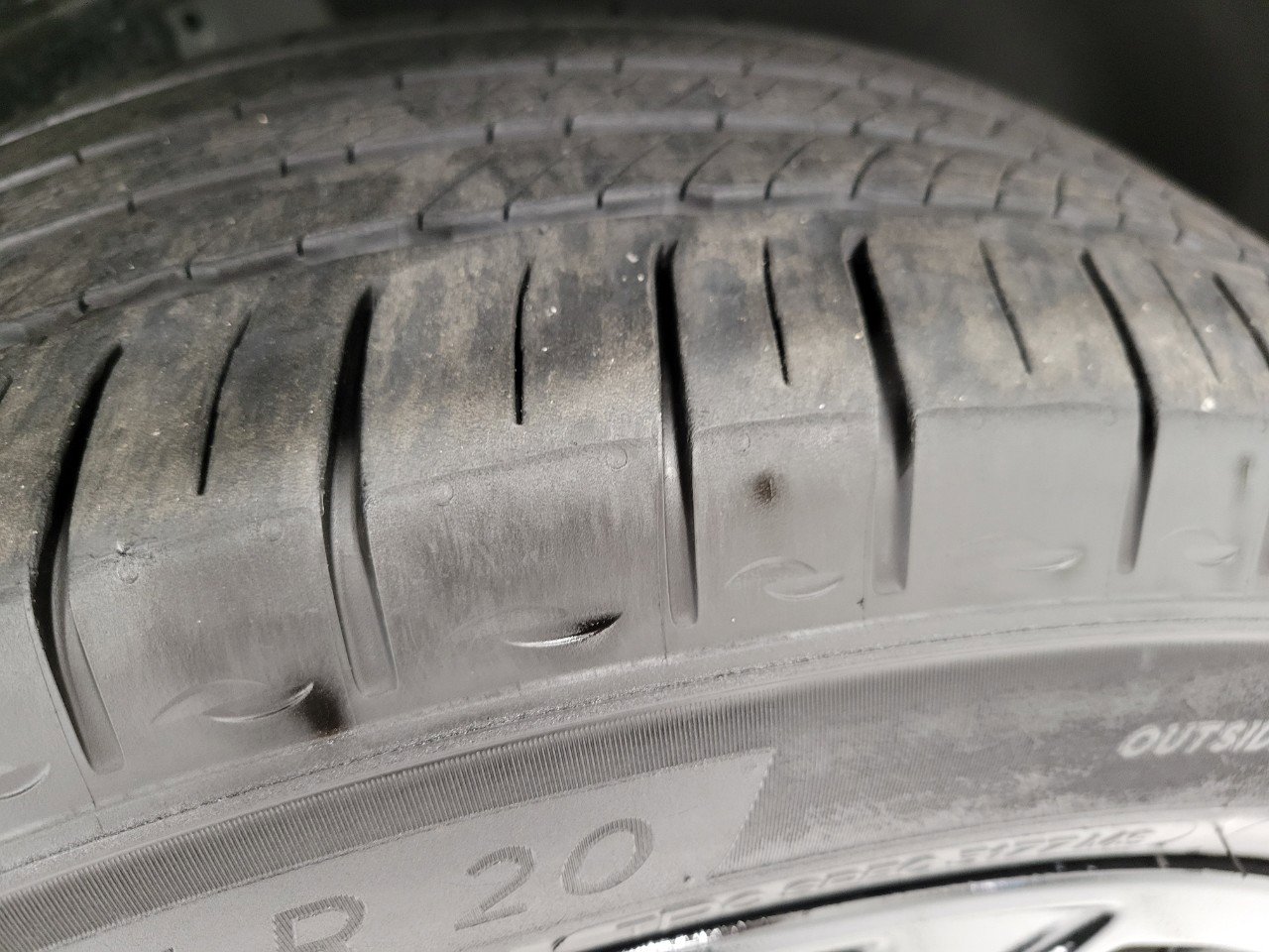 Used 2023 GMC Acadia SLE w/ Driver Convenience Package image 5