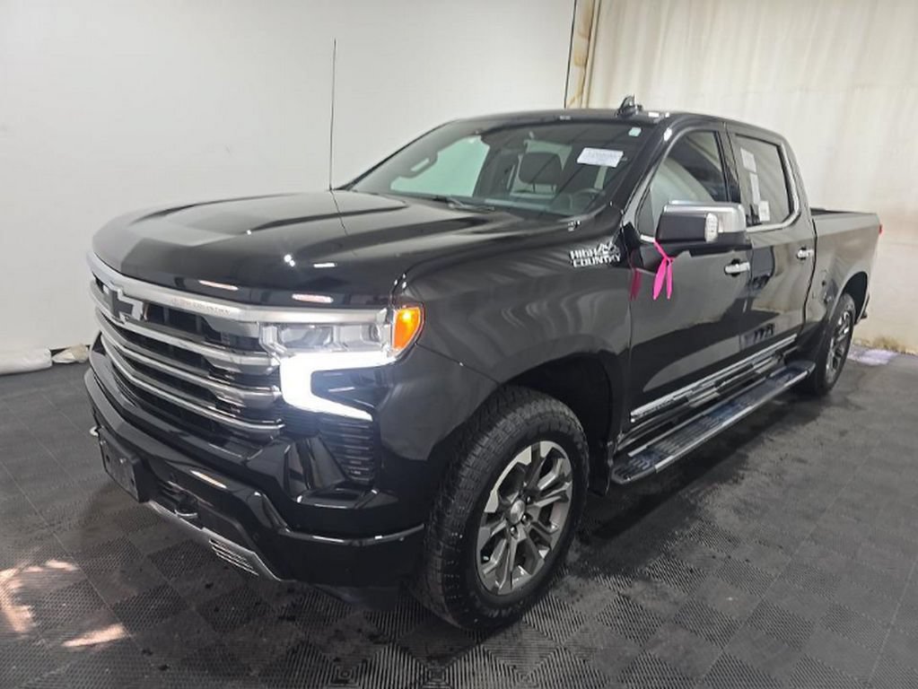 Used 2024 Chevrolet Silverado 1500 High Country w/ Technology Package AWD/4WD image 2