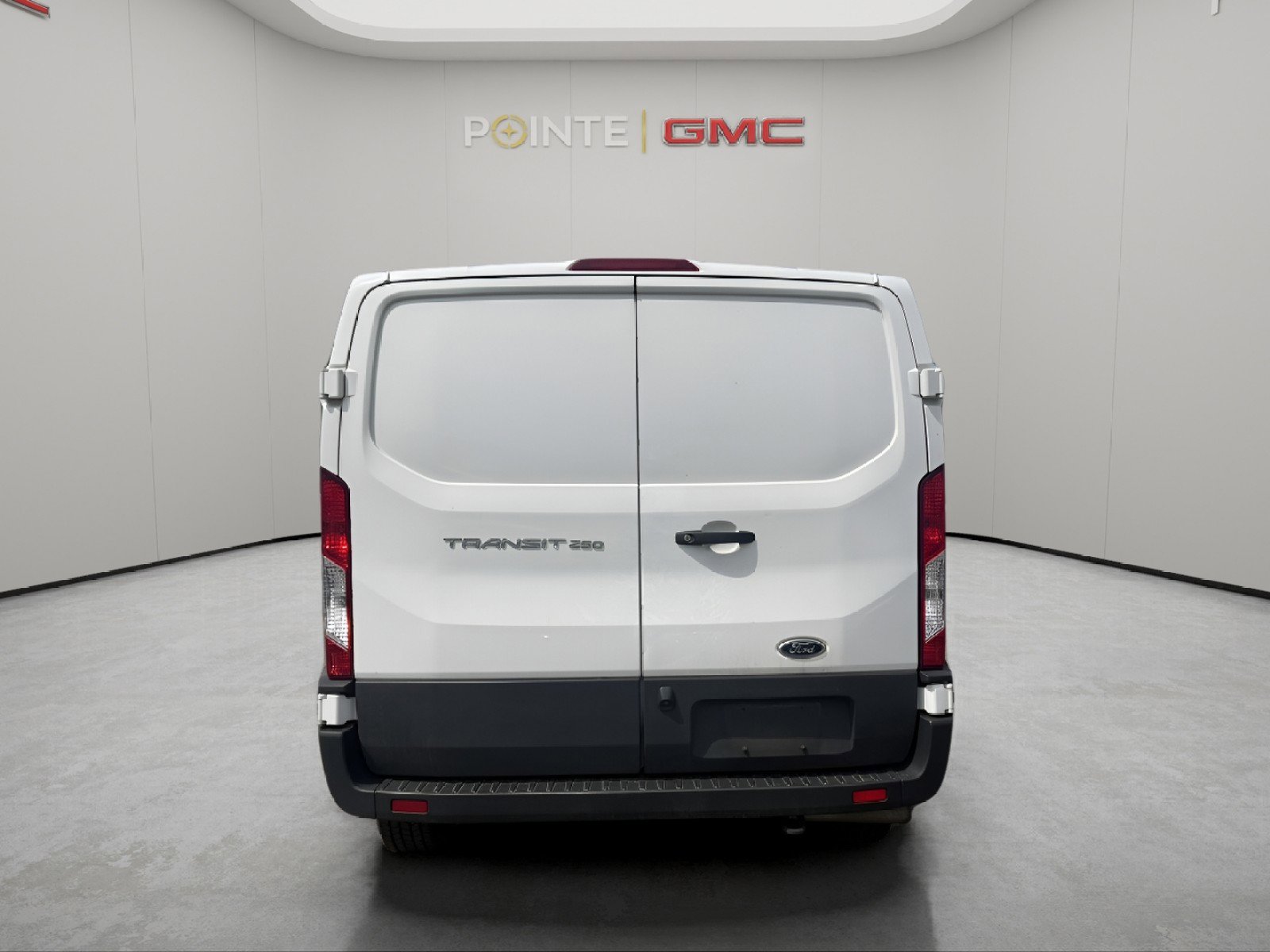 Used 2023 Ford Transit 250 Low Roof RWD image 5