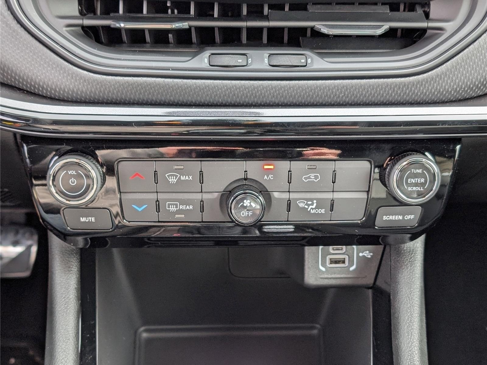 New 2026 Jeep Compass Latitude AWD/4WD image 20