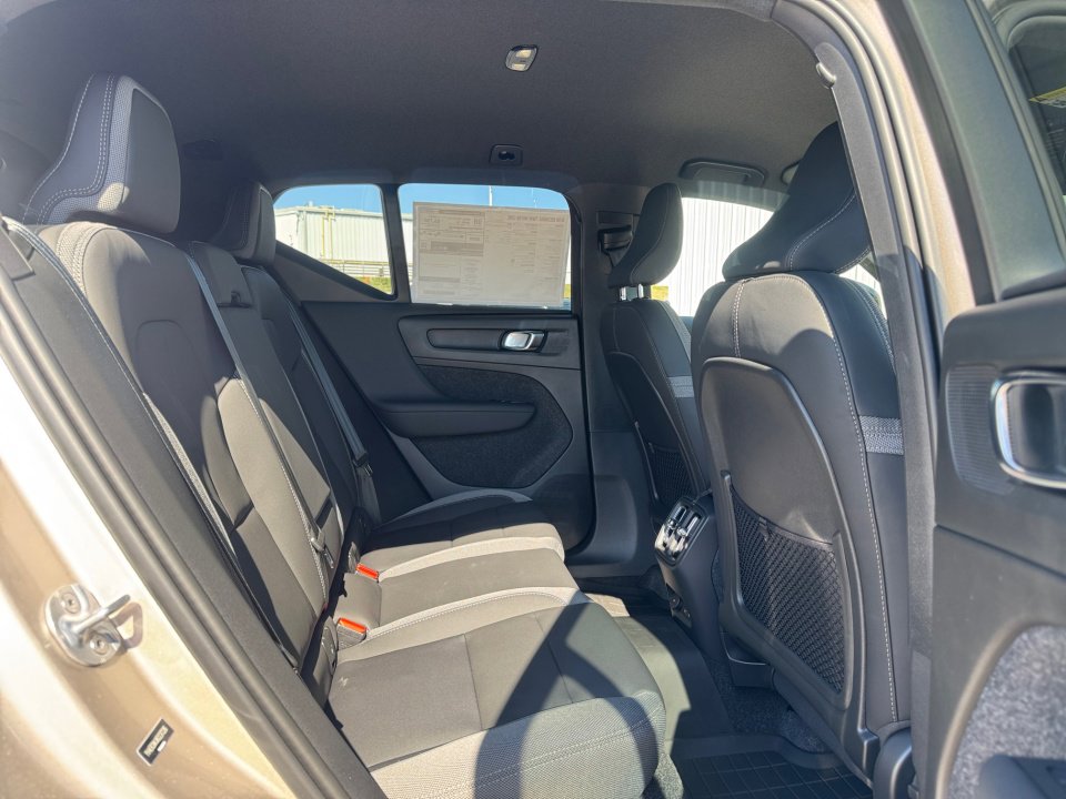 New 2024 Volvo XC40 Recharge Core w/ Protection Package Premier image 24