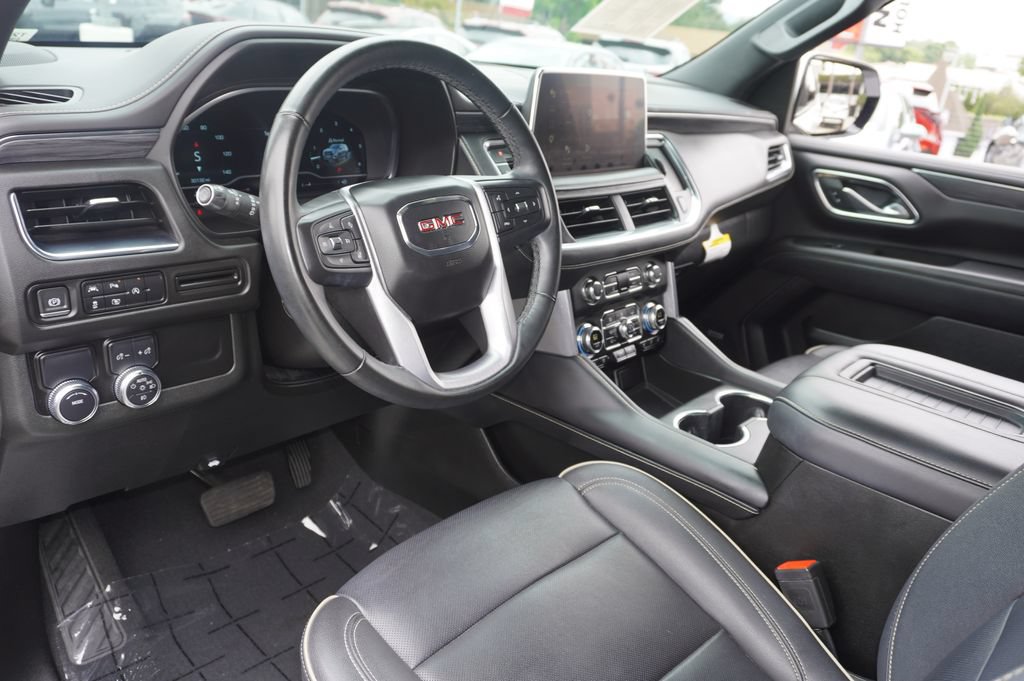 Used 2023 GMC Yukon SLT w/ SLT Premium Package RWD image 16
