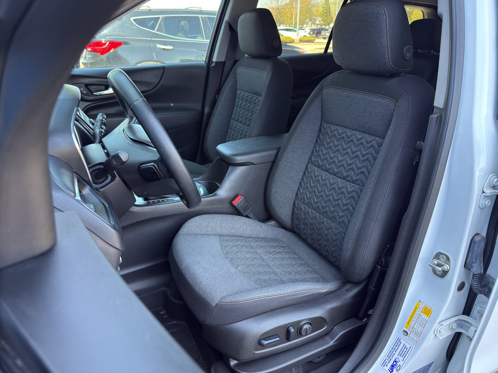 Used 2023 Chevrolet Equinox LT image 13