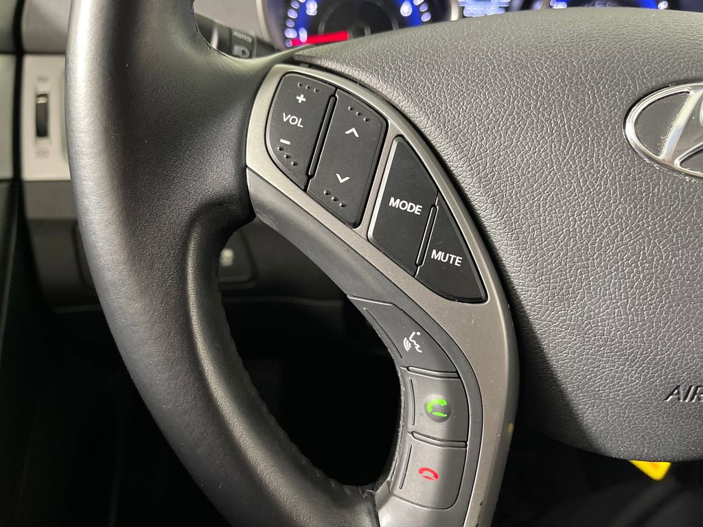 Used 2015 Hyundai Elantra SE w/ Option Group 03 FWD image 28