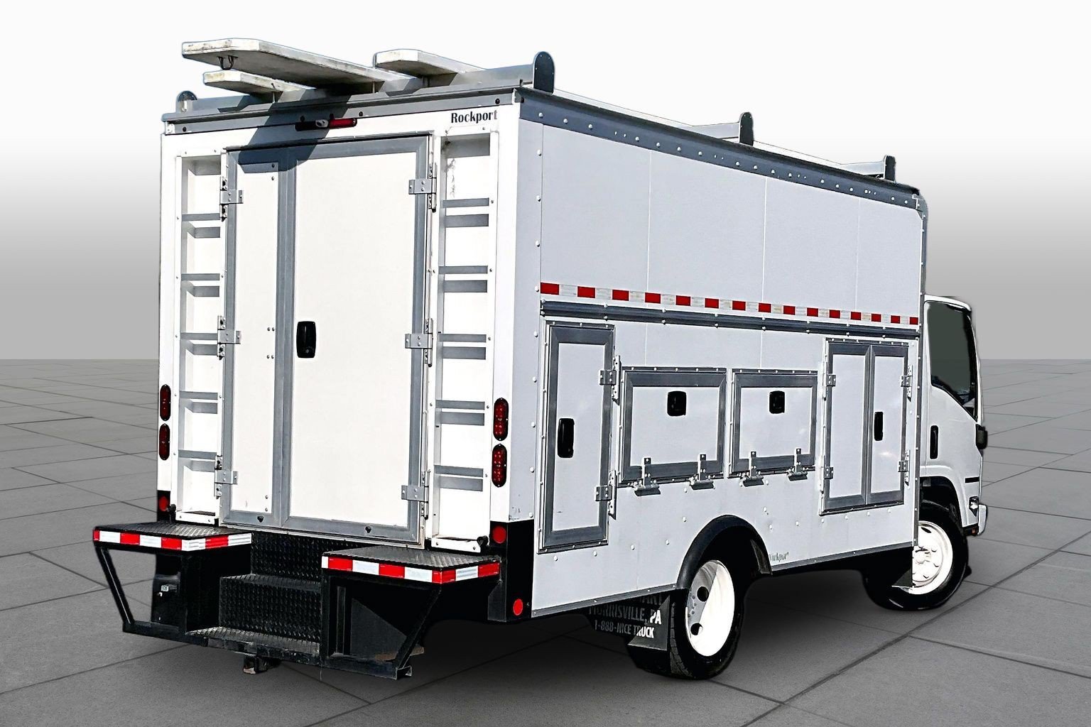 Used 2024 Isuzu NPR RWD image 11