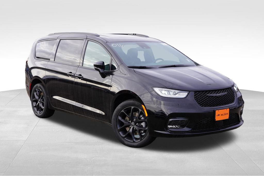 New 2026 Chrysler Pacifica Limited w/ S Appearance Package image 1