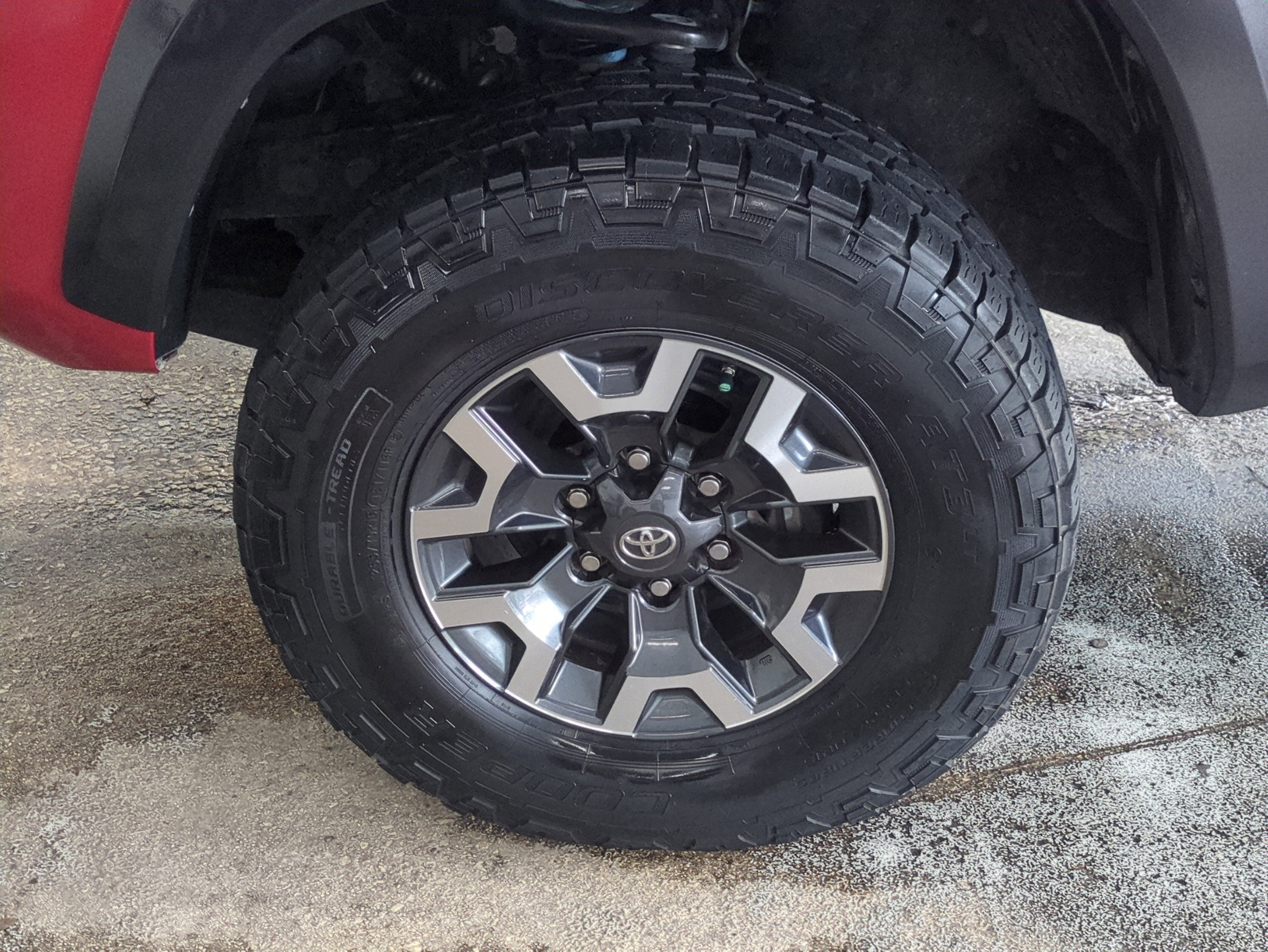 Used 2018 Toyota Tacoma TRD Off-Road image 11