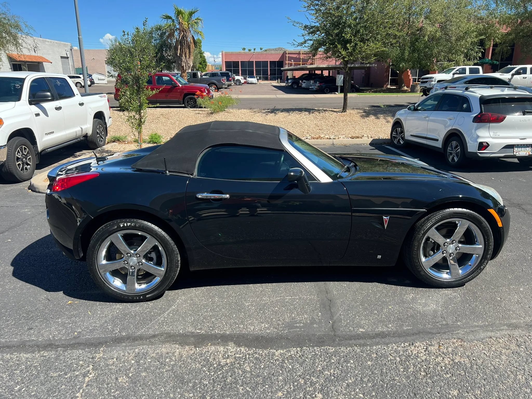 Used 2009 Pontiac Solstice GXP w/ Premium Package RWD image 5
