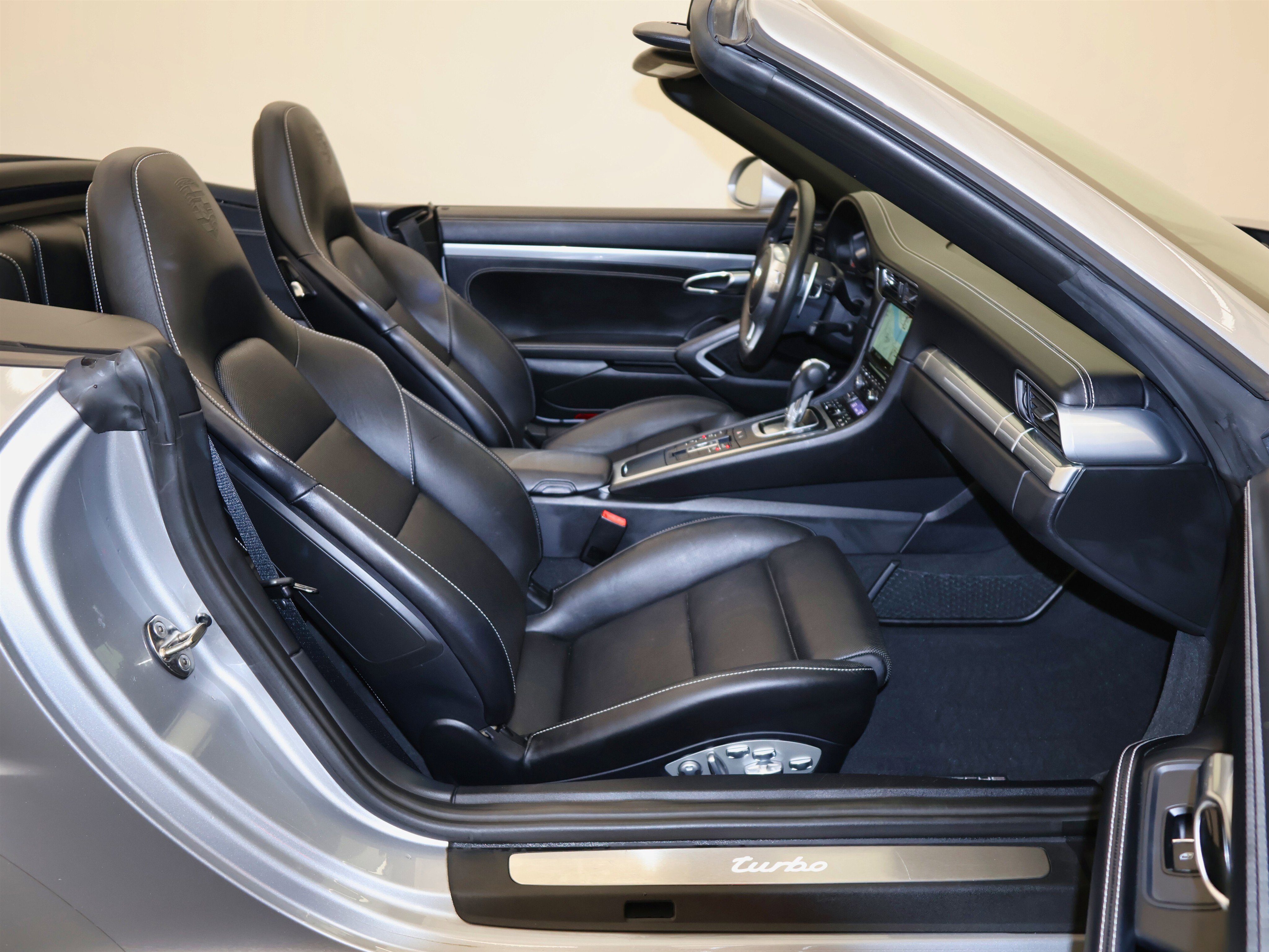 Used 2016 Porsche 911 Turbo image 43