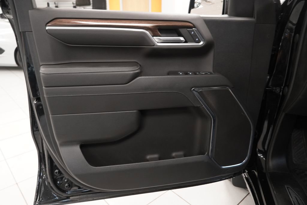 Used 2023 Chevrolet Silverado 1500 LT AWD/4WD image 15