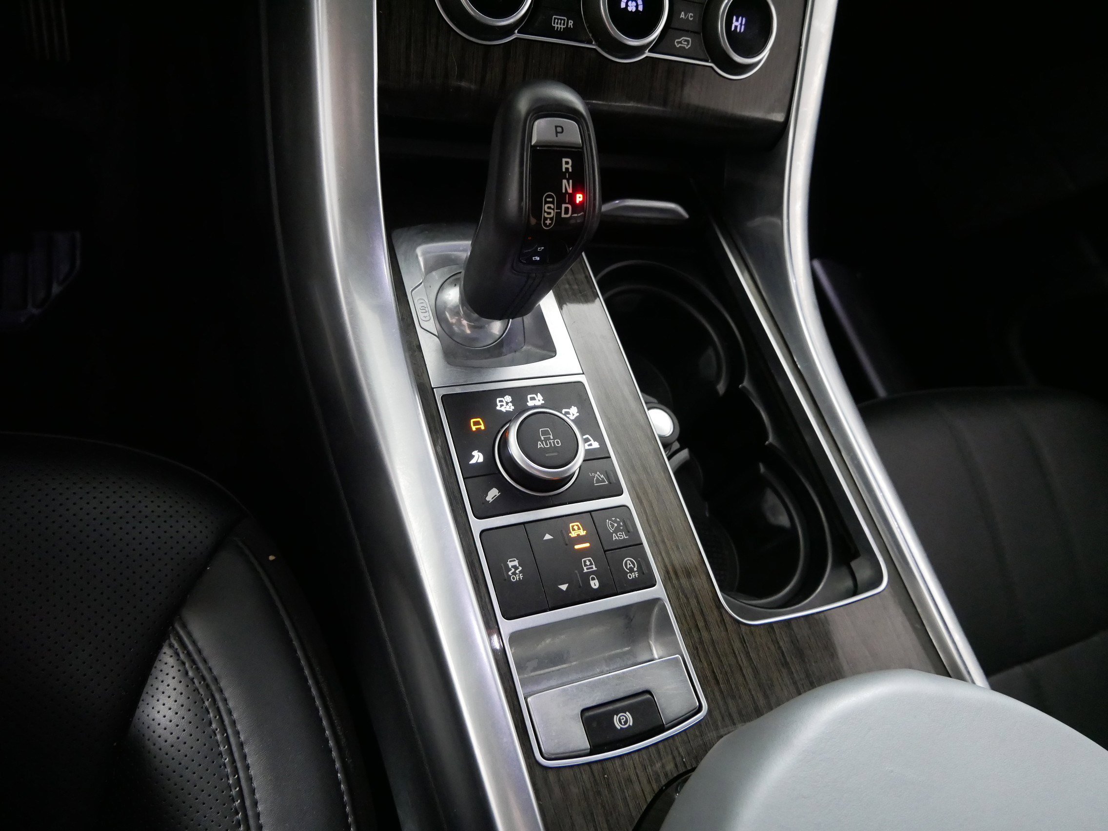 Used 2014 Land Rover Range Rover Sport Supercharged image 24