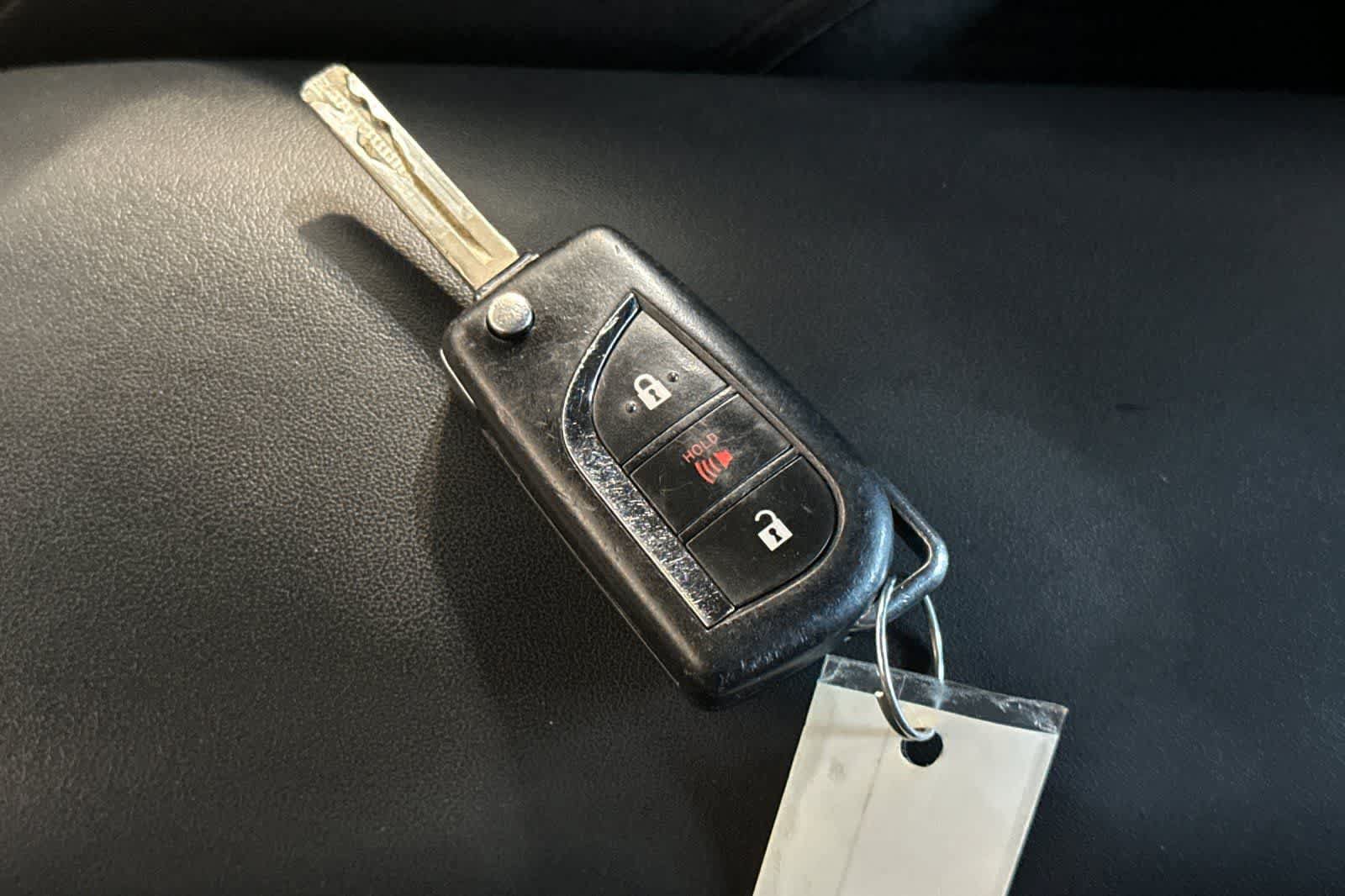 Used 2018 Toyota C-HR XLE FWD image 25