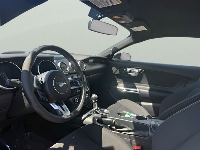 Used 2018 Ford Mustang Coupe RWD image 9