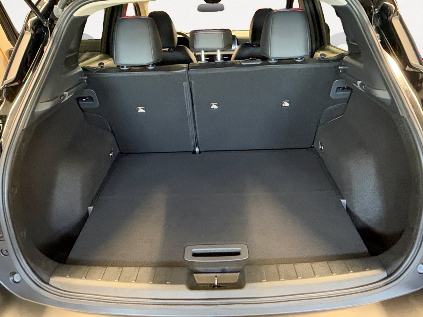Used 2026 Nissan Kicks SR FWD image 14