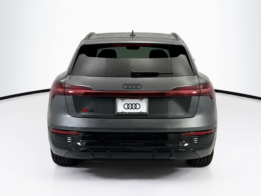 Used 2024 Audi Q8 e-tron Prestige image 6