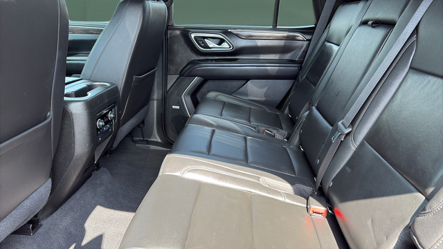 Used 2021 Chevrolet Tahoe Z71 w/ Z71 Signature Package AWD/4WD image 23