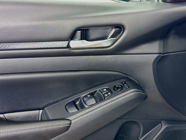 Used 2024 Nissan Altima 2.5 SV image 15