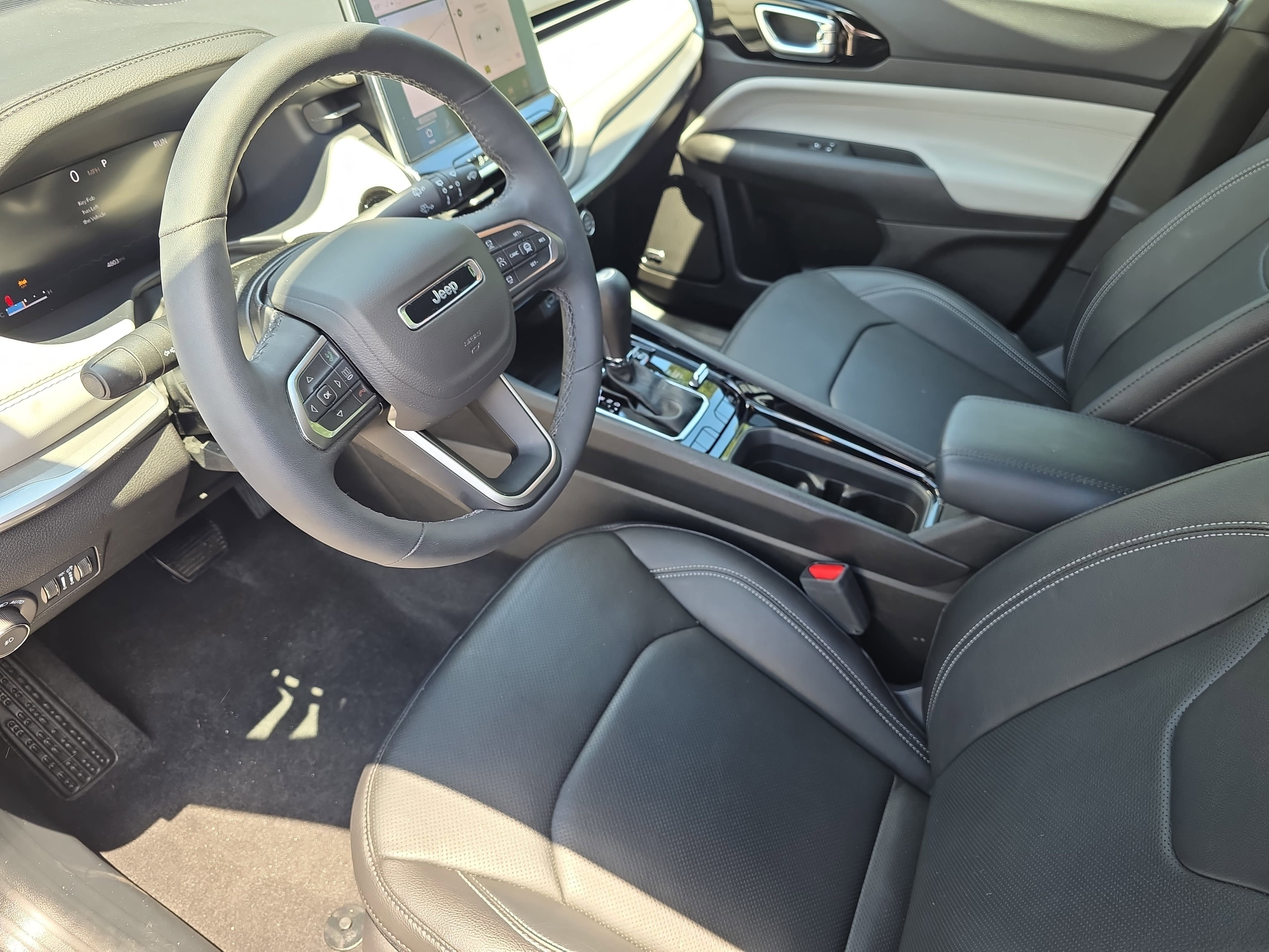 Used 2025 Jeep Compass Limited w/ Elite Group AWD/4WD image 14