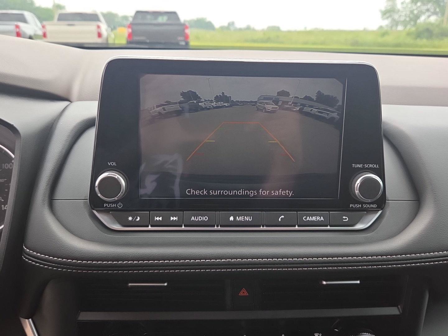 Used 2023 Nissan Rogue S AWD/4WD image 23