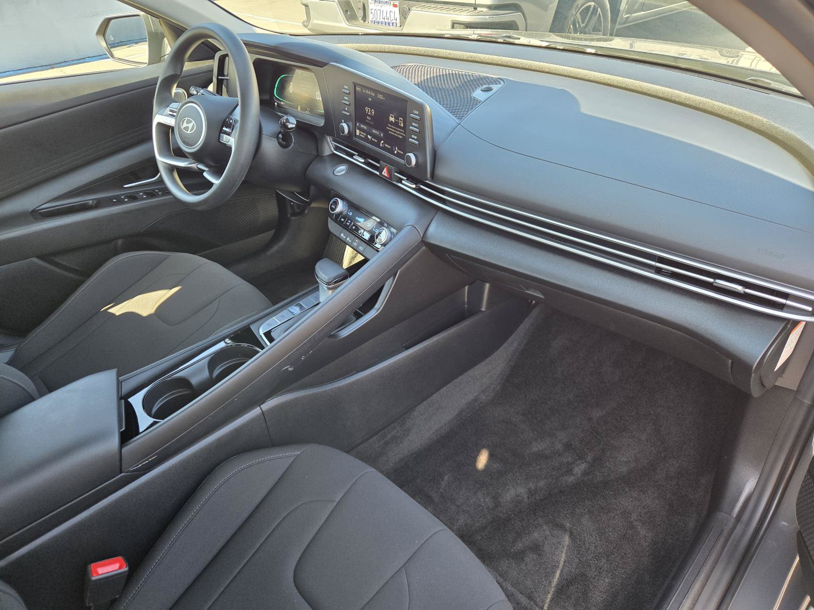 Used 2026 Hyundai Elantra Hybrid FWD image 32
