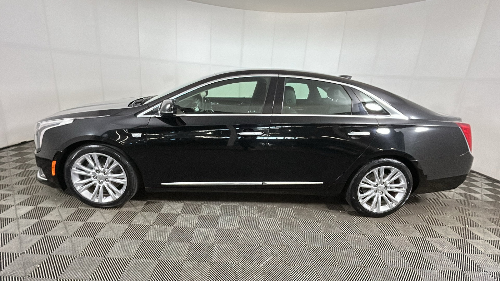 Used 2019 Cadillac XTS Luxury FWD image 6