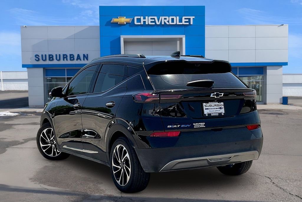 Used 2023 Chevrolet Bolt EUV Premier w/ Sun & Sound Package FWD image 11