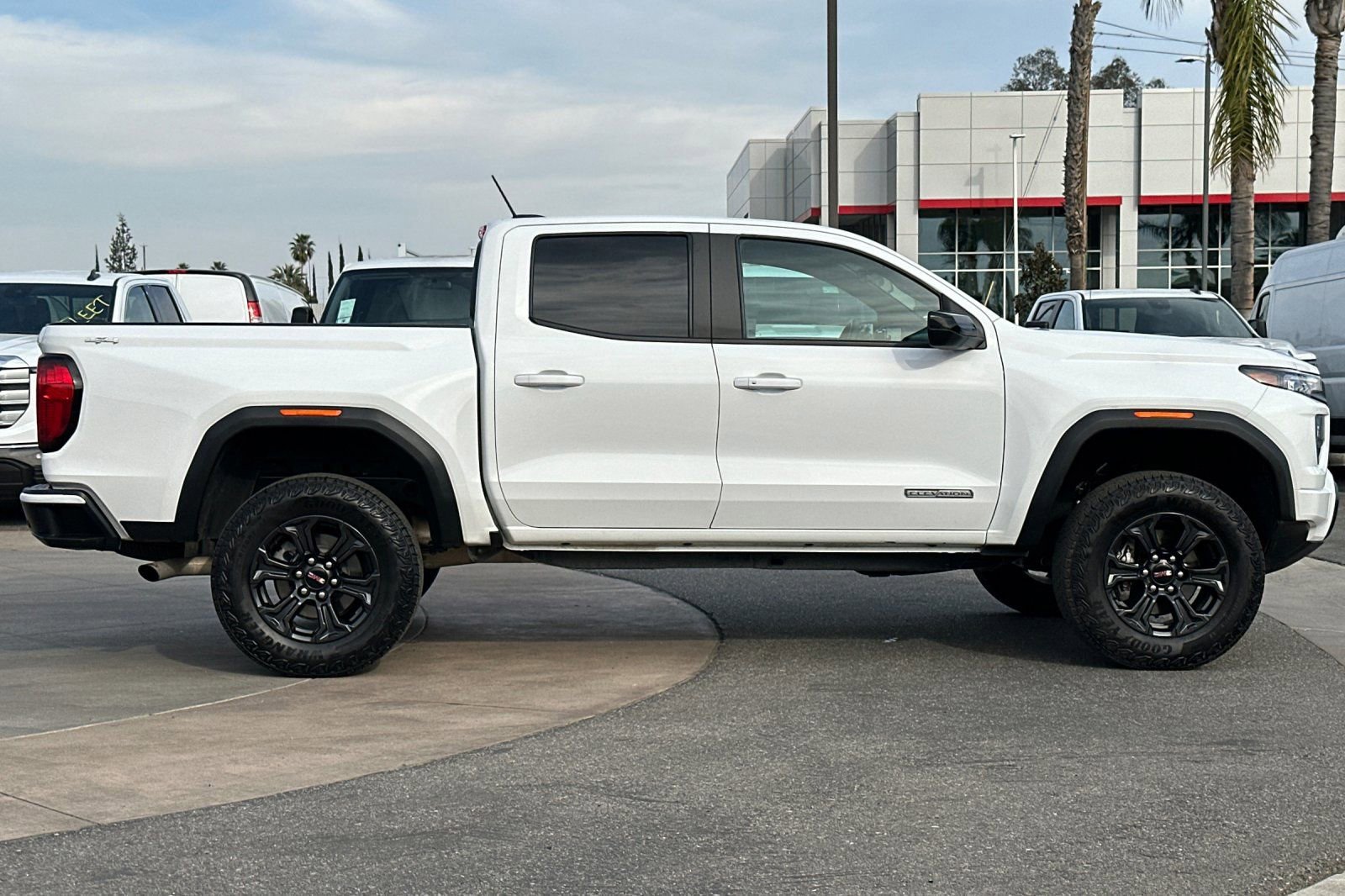 Certified 2025 GMC Canyon Elevation video 3