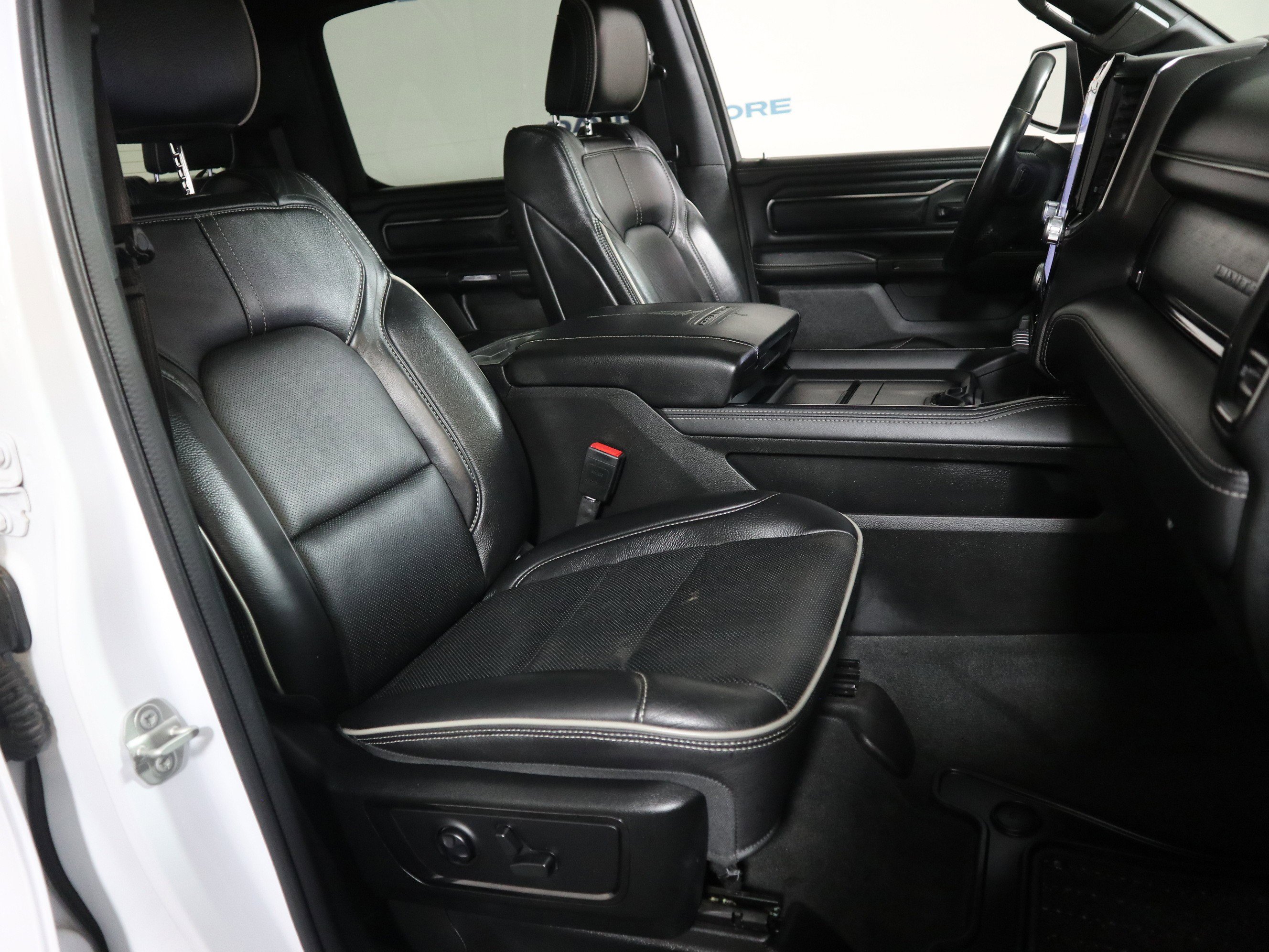 Used 2024 RAM 1500 Limited image 20