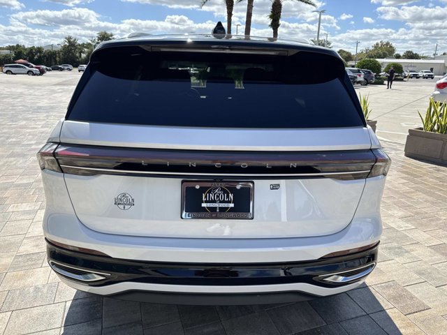 New 2026 Lincoln Nautilus Reserve image 3