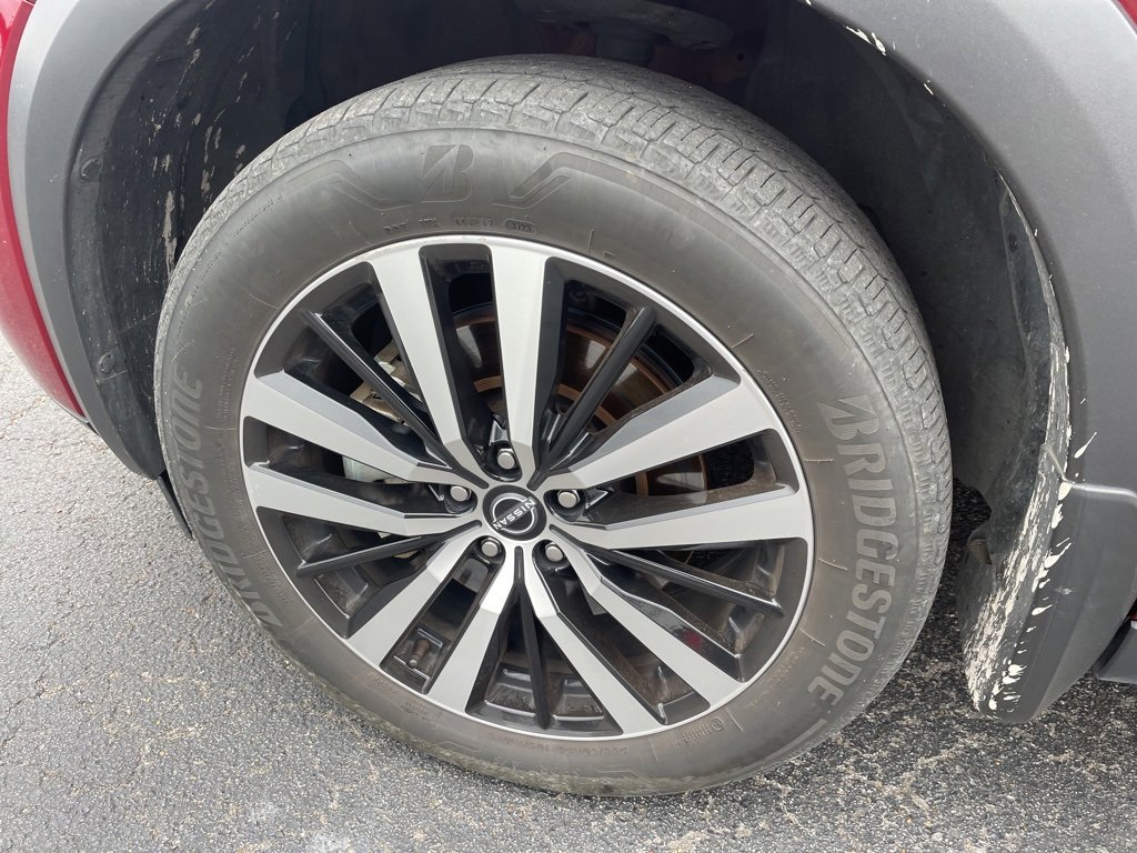 Used 2024 Nissan Pathfinder Platinum image 9