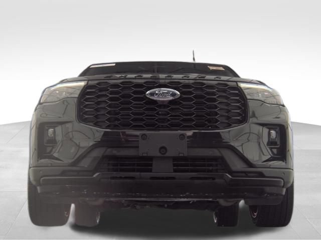 Used 2025 Ford Explorer ST-Line w/ ST-Line Street Pack AWD/4WD image 8