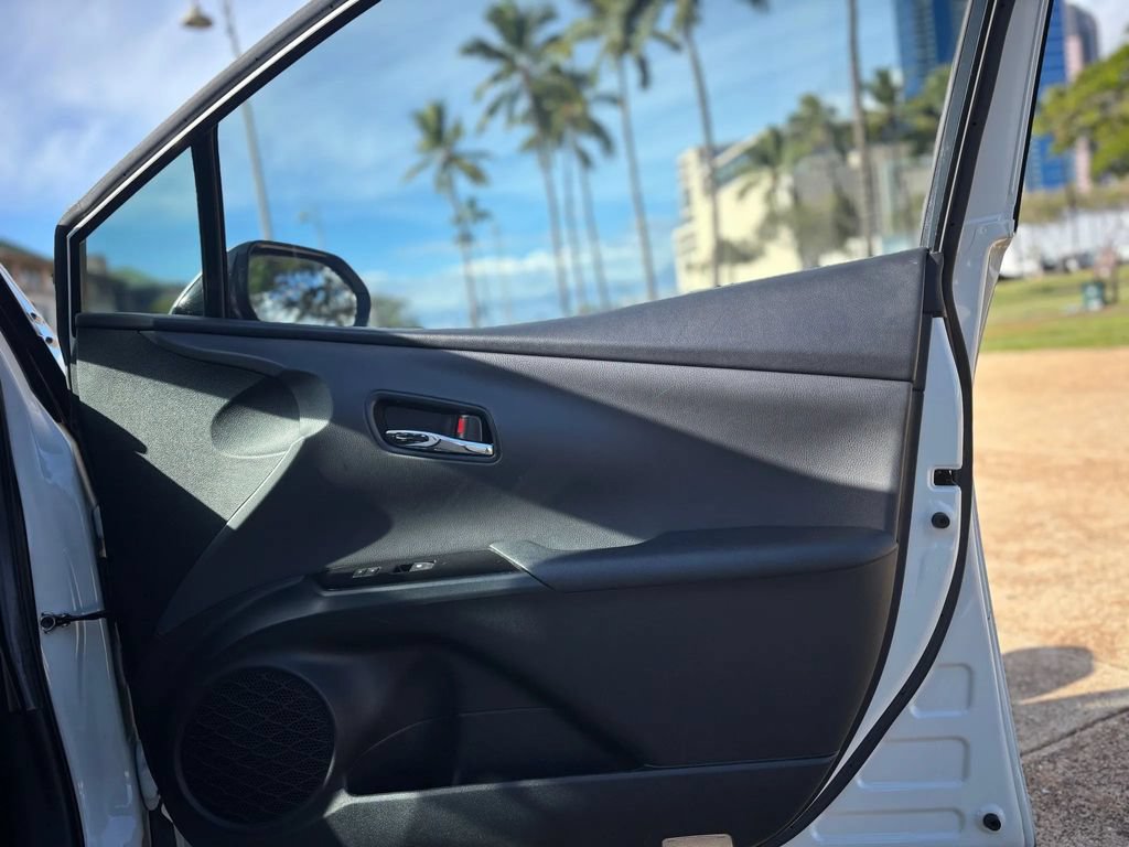 Used 2018 Toyota Prius Prime Plus FWD image 14