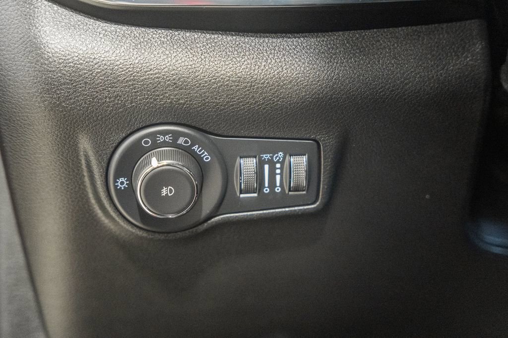 Used 2022 Jeep Compass Limited image 47
